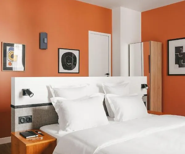 Edgar Notre-dame - Lagrange * Paris